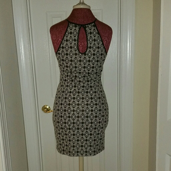 Dress - Picture 4 of 5